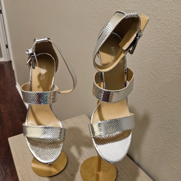 MICHAEL KORS WOMEN'S HEELS SIZE 10 - Picture 2 of 2